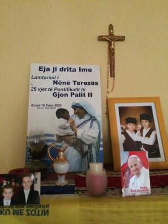 Mère Thérésa : la fierté des Albanais