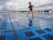 Salutation "photovoltaïque" au soleil à Zadar